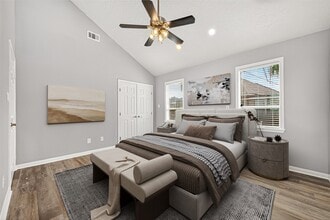 Building Photo - 115 12th St