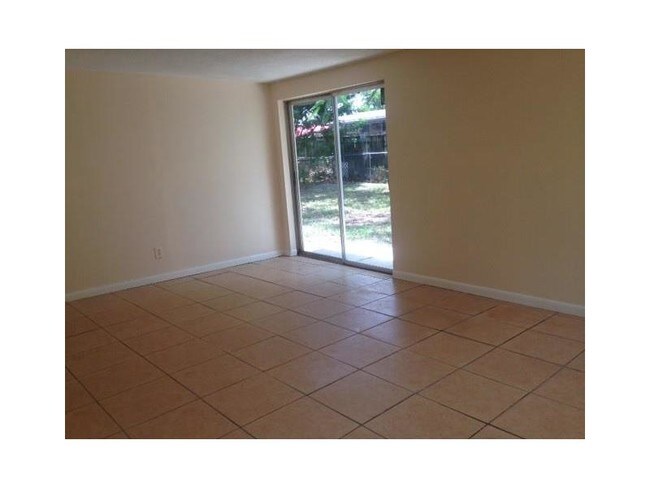 Building Photo - 520 NW 69th Way