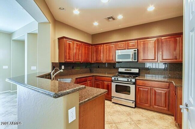 Foto del edificio - 3731 Desert Creek Ct