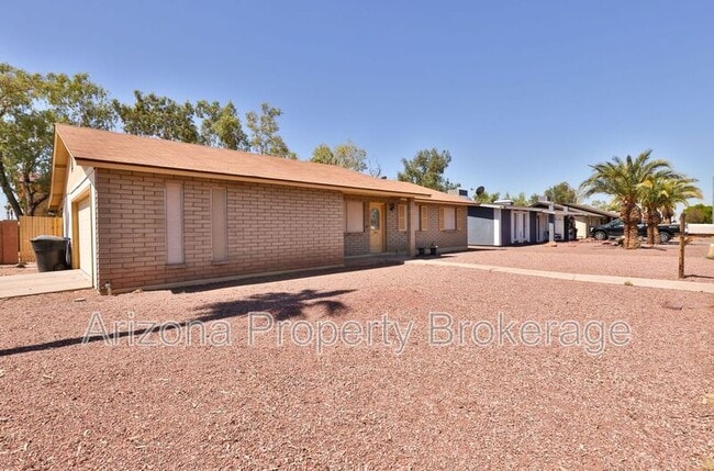 Building Photo - 3009 E Caballero St