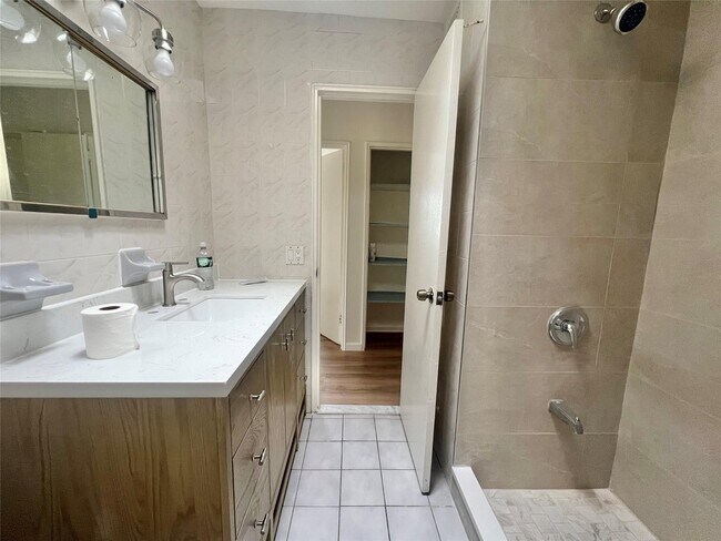 Foto del edificio - 86-46-86-57 57th Ave