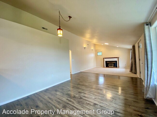 Building Photo - 3 br, 2.5 bath House - 2807 Shelton Ave