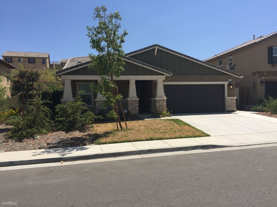 Foto principal - 4 br, 2 bath House - 4179 Ladrillo St.