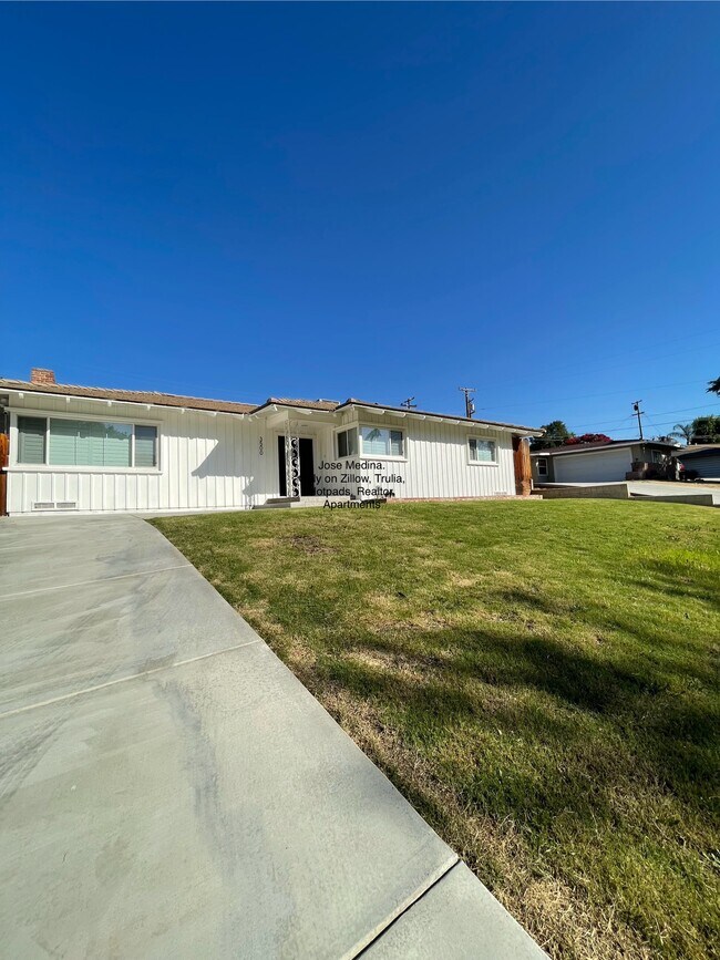 Building Photo - 3500 Pickwick Dr