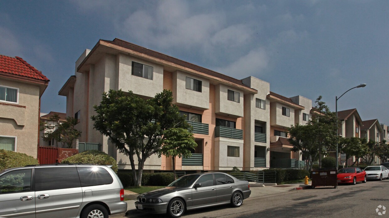 Foto del edificio - Justin Apartments