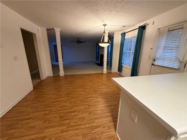 Foto del edificio - 6906 Wynmeadow Dr