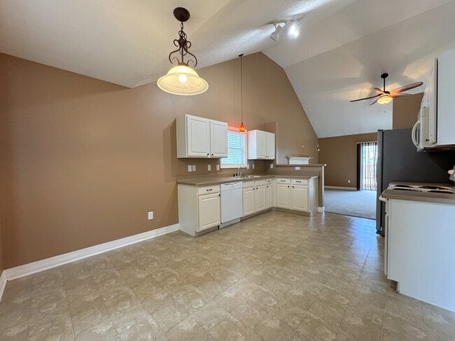 Foto del edificio - 8613 Clover Glade Dr