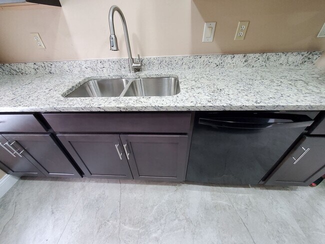 Foto del edificio - 4709-4711 24th street sw