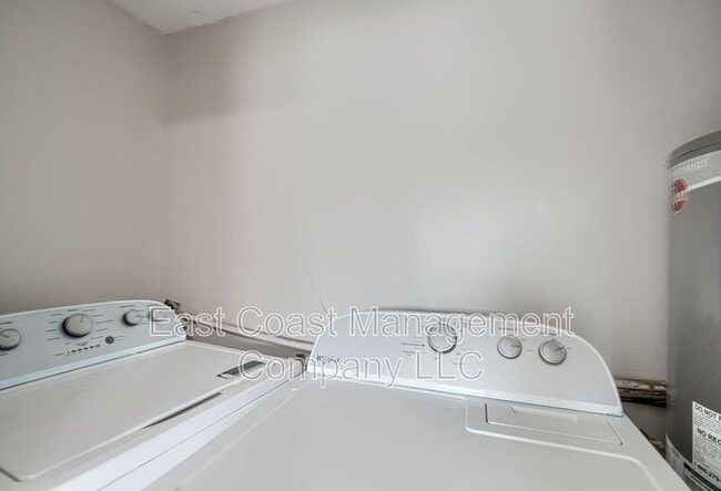 Building Photo - 902 Catawba Ct