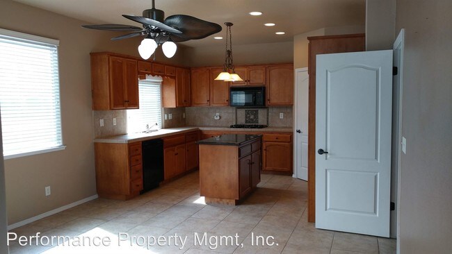 Foto del edificio - 3 br, 2.5 bath House - 2944 Norwich Ave.