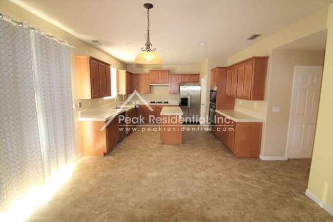 Building Photo - Very Nice Elk Grove 3bd/2.5ba With Loft an...