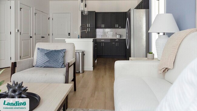 Foto del edificio - 650 N Main St