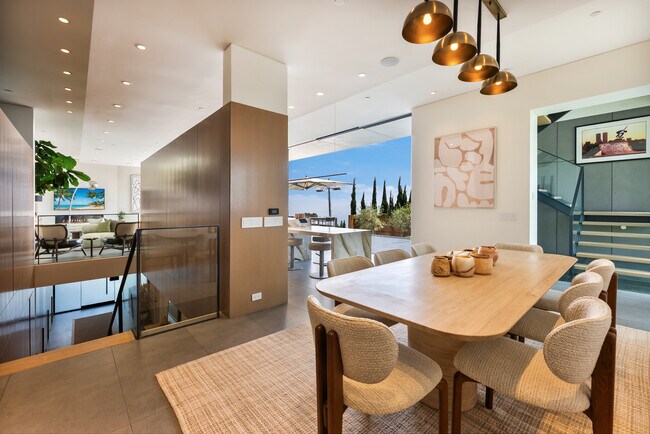 Foto del edificio - 1807 Blue Heights Dr
