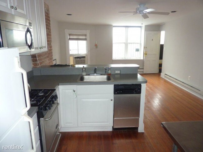 Foto del edificio - 1103 E Capitol St SE