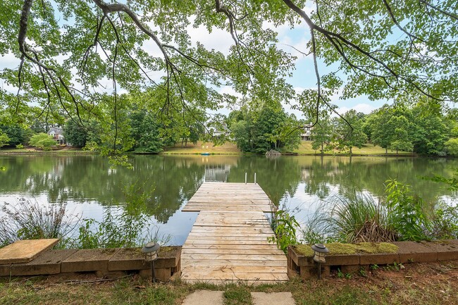 Building Photo - Bedford County 3 Bedroom House