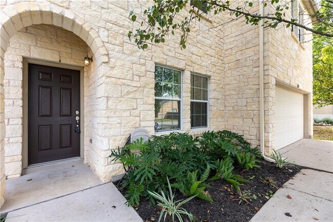 Building Photo - 2108 Cottontail Dr