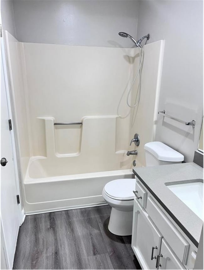 Building Photo - 421-421 Spring Ave