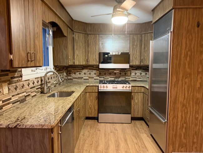 Foto del edificio - 36 Colonial Dr