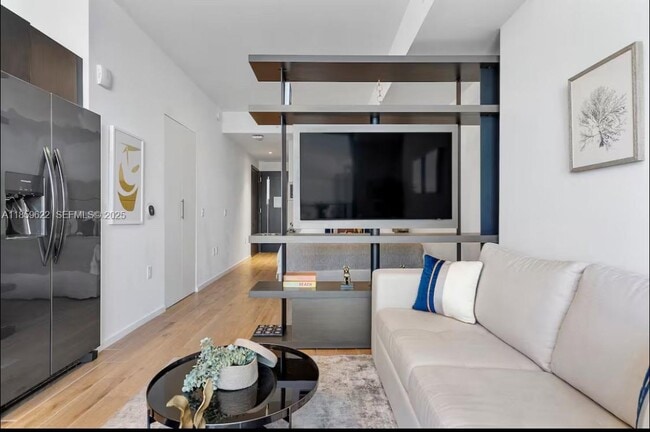 Building Photo - 398 NE 5th St