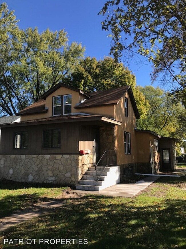 Building Photo - 3 br, 1 bath House - 700 Kane St