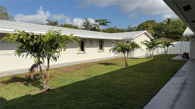 Foto del edificio - 220 NW 12th St