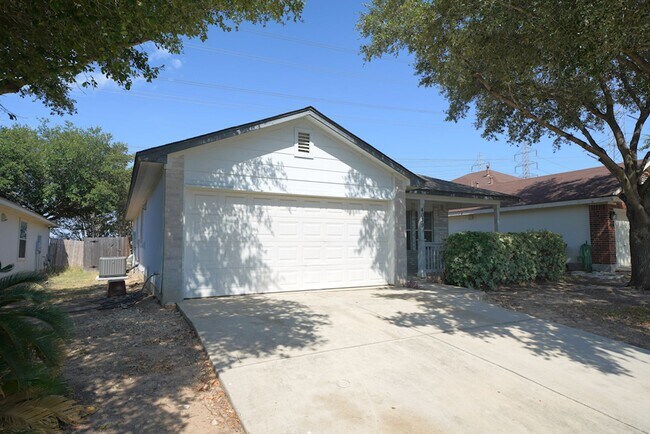 Photo - Great 3/2 Single Story Home Now Available ...