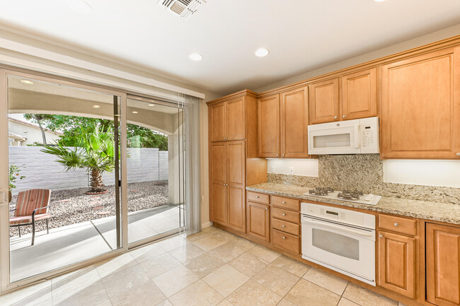 Building Photo - 41544 Via Arleta