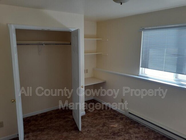 Building Photo - 1657 N 5th St