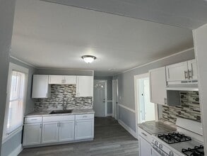 Building Photo - 1115 W 150th St