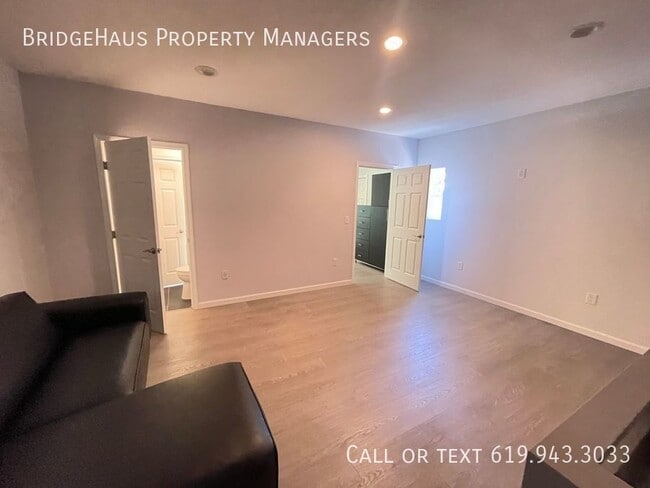 Foto del edificio - Book a tour of this gorgeous 1 bed / 1 bat...