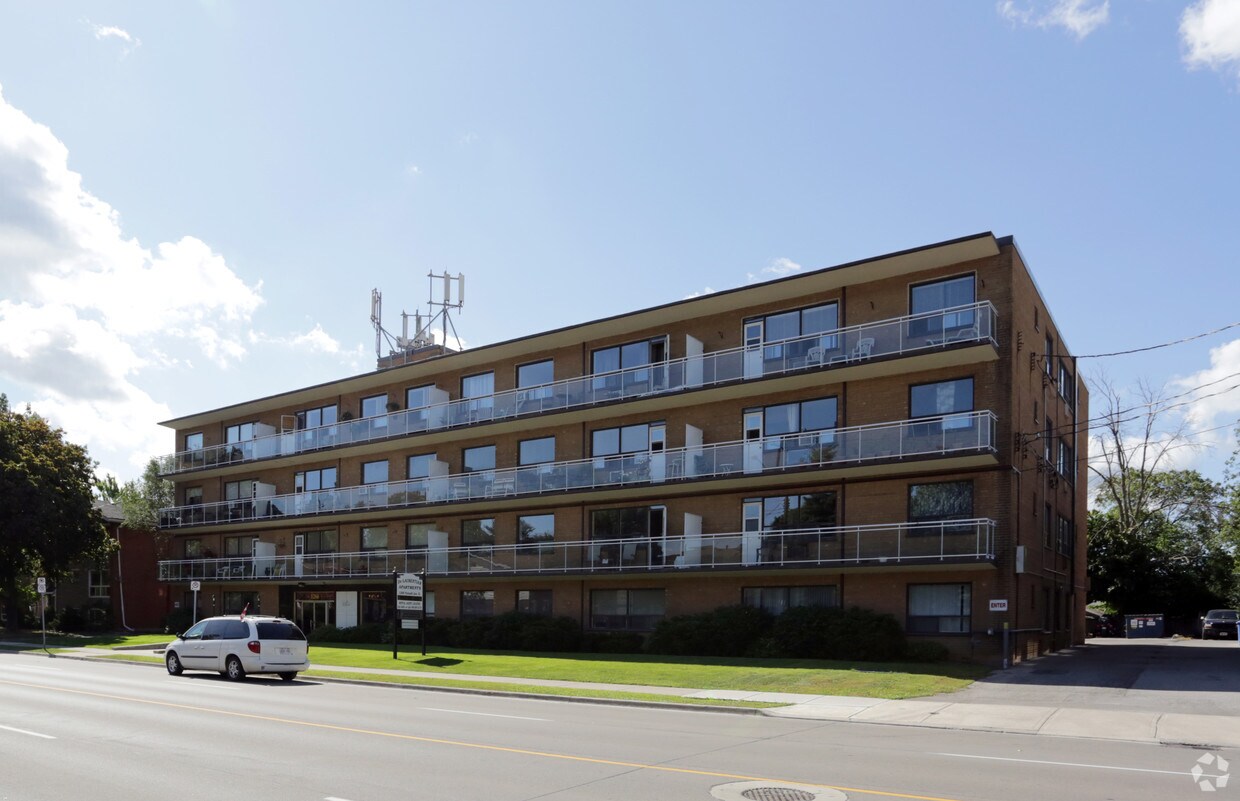 Photo principale - De Laurentian Apartments