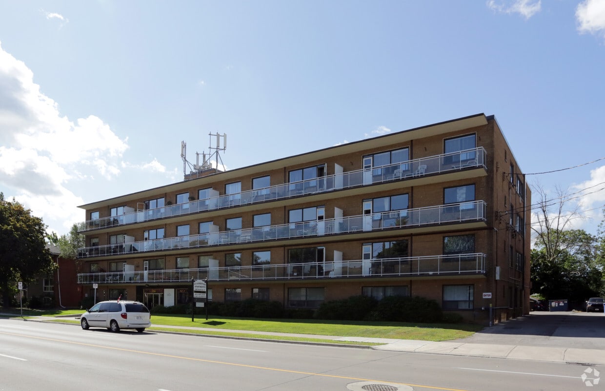Primary Photo - De Laurentian Apartments