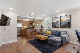 Building Photo - 7685 Northcross Dr