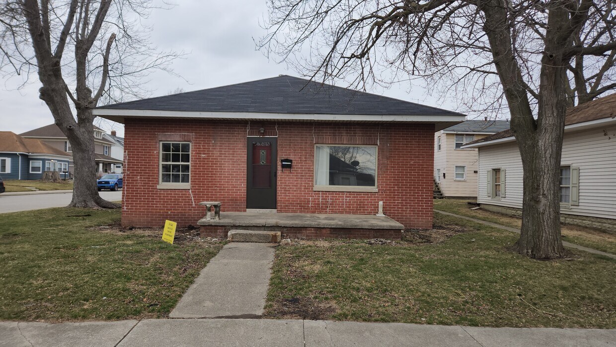 824 W Elm St, Kokomo, IN 46901 House Rental in Kokomo, IN