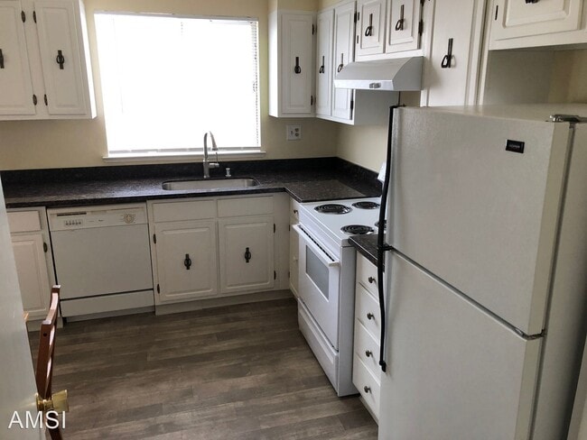 Building Photo - 2 br, 1.5 bath House - 3398 Balboa #8