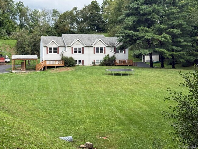 Building Photo - 377 NY-284