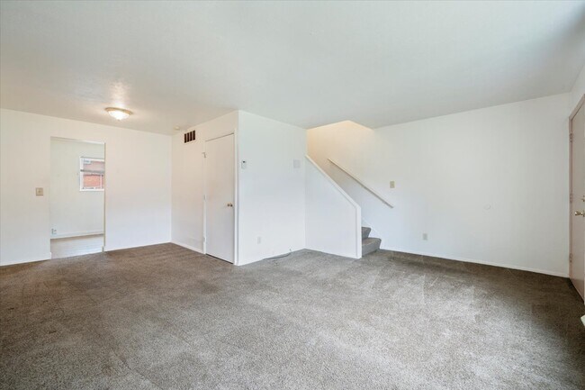 Building Photo - 4936 Caroline Dr