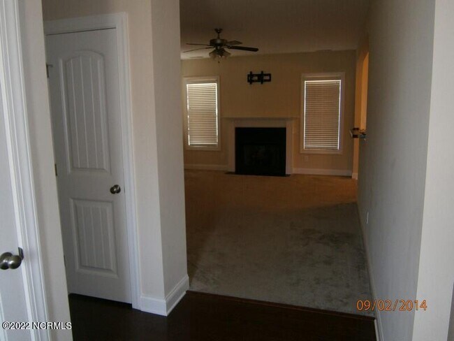 Building Photo - 509 Louvre Ln