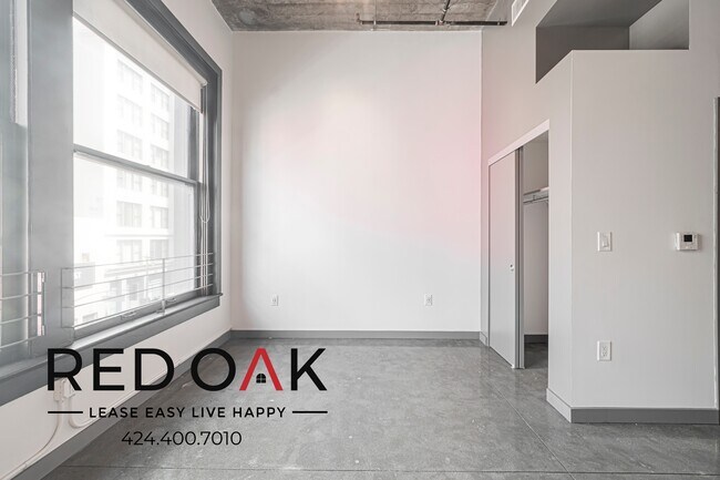 Foto del edificio - 430 S Broadway