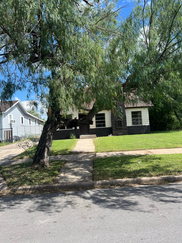 Primary Photo - 734 N Milam St
