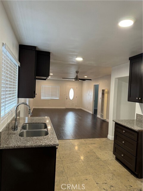 Foto del edificio - 847 W Gage Ave