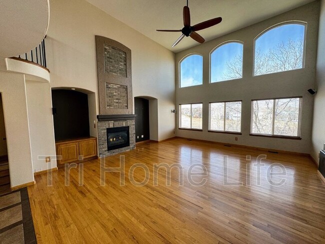 Building Photo - 9865 Glenstone Trail