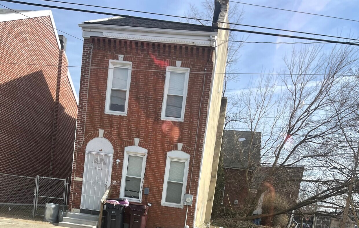 Foto principal - 1102 N Heald St