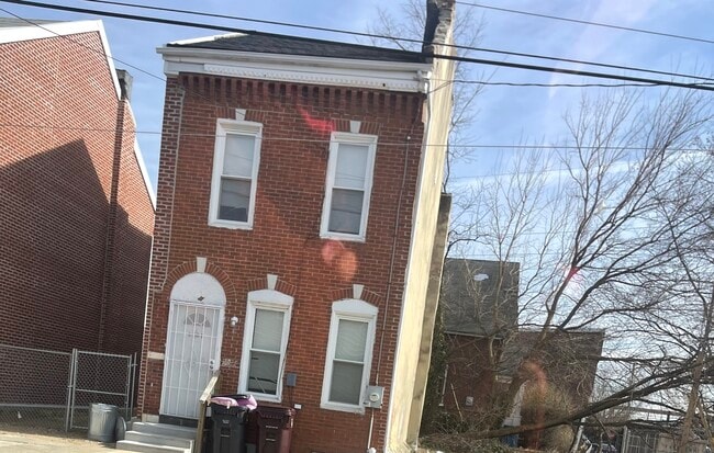 Building Photo - 1102 N Heald St