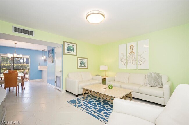 Foto del edificio - 788 Park Shore Dr