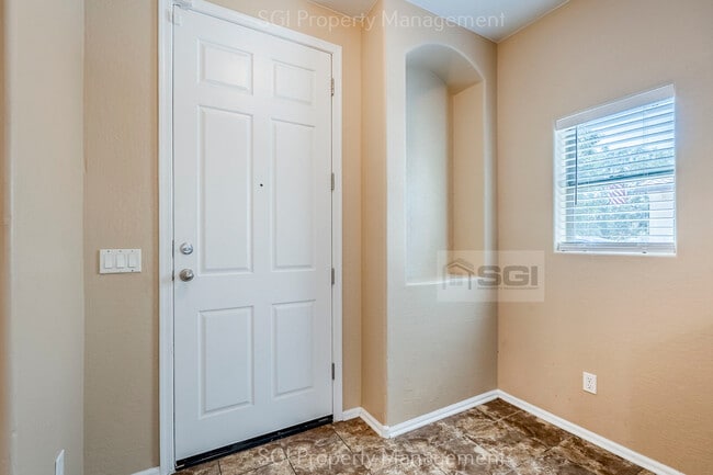Building Photo - 10824 W Elm St