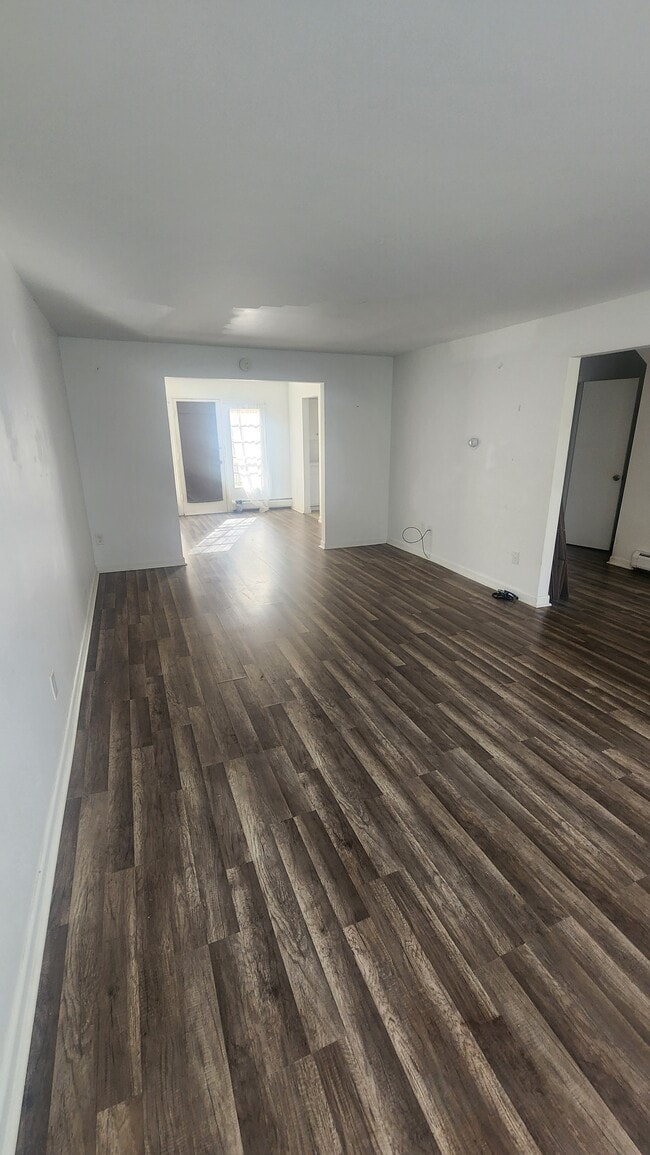 Building Photo - 1 Birchwood Dr