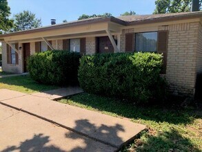 Building Photo - 605 San Benito Ct