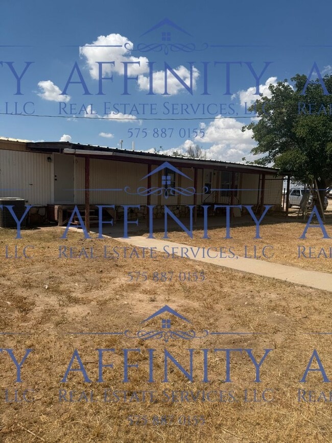 Building Photo - 328 E Derrick Rd