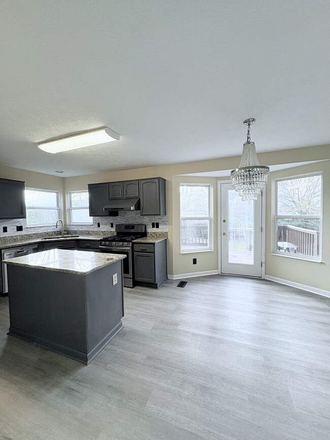 Building Photo - 4BR w/ Deck Near Blacklick Woods